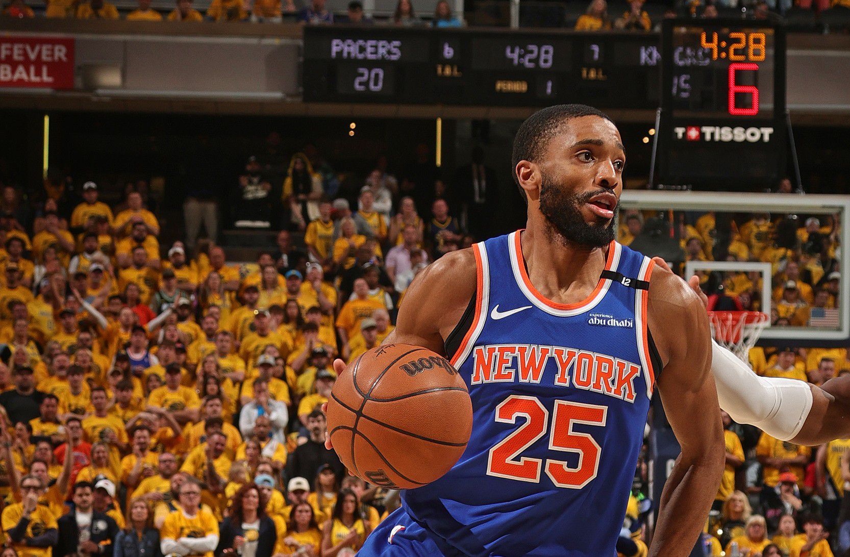 นิกส์ทำ 31 แต้มควอเตอร์ที่ 3 แต่เจ้าบ้านยังตามหลังเมจิครันอยู่ 18 แต้ม