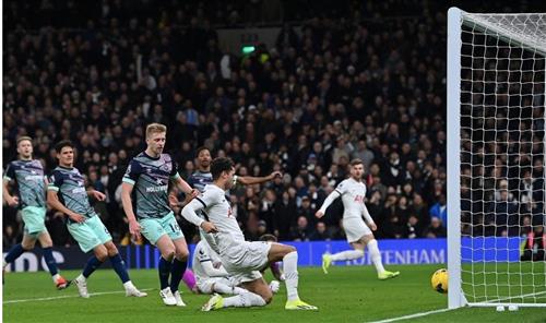 ท็อตแน่ม ฮ็อทสเปอร์ vs เบรนท์ฟอร์ด