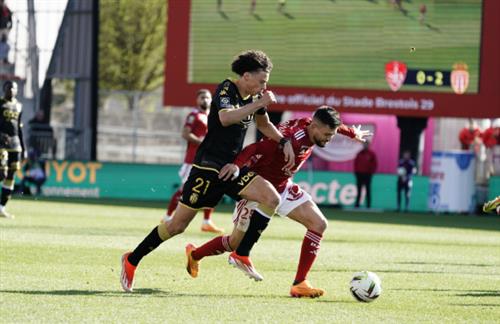 สนามกีฬาสต๊าด เบรสตัวส์ พบ โมนาโก