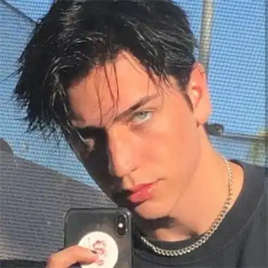 6686体育钻石作者Flynn