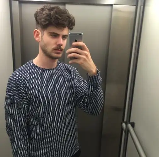 6686体育铁牌作者Annie