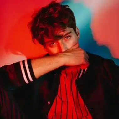 6686体育铜牌作者Carmen